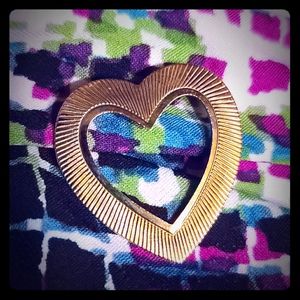 Vintage avon heart brooch